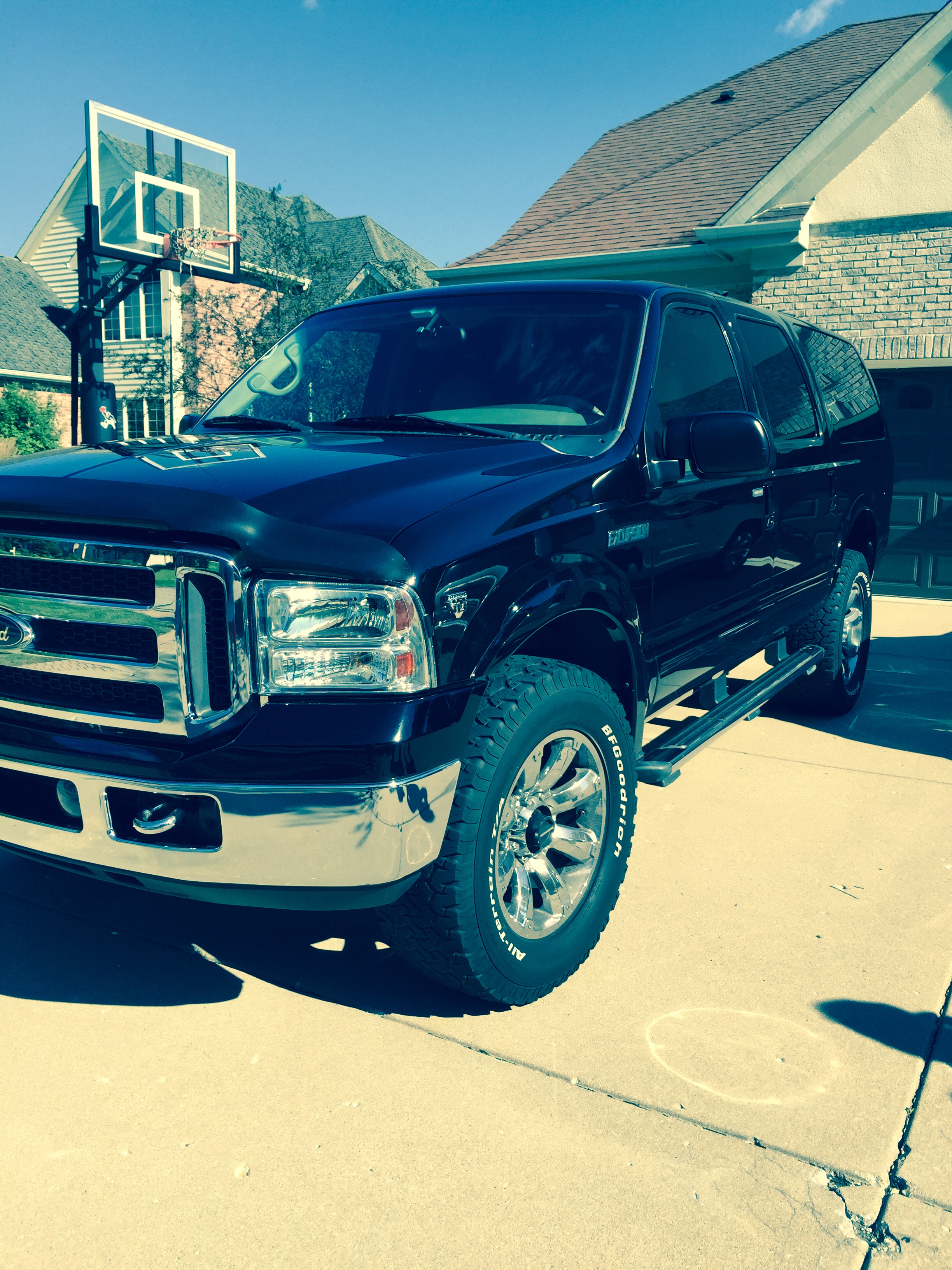 An Old Ford Excursion Gets New Life with Cilajet